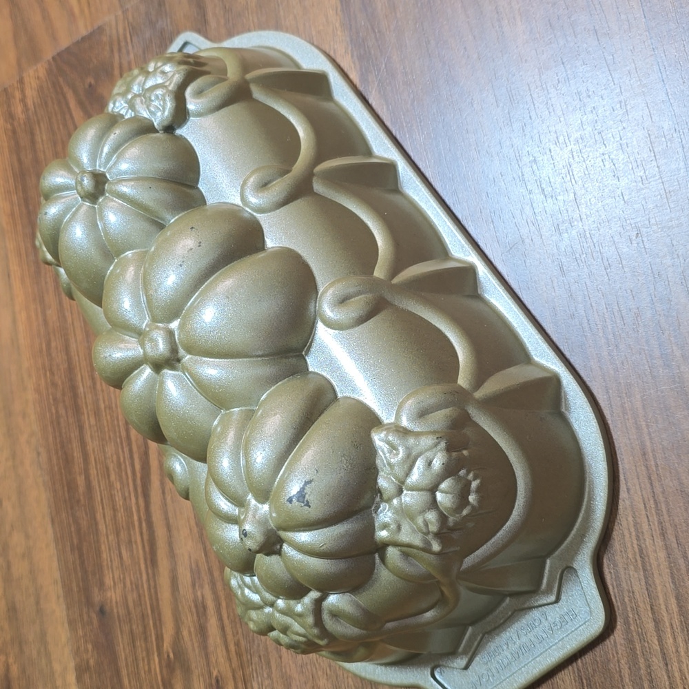 Nordicware Elegant Pumpkin Loaf Pan